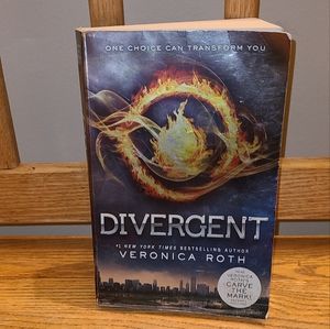 Divergent by Veronica Roth